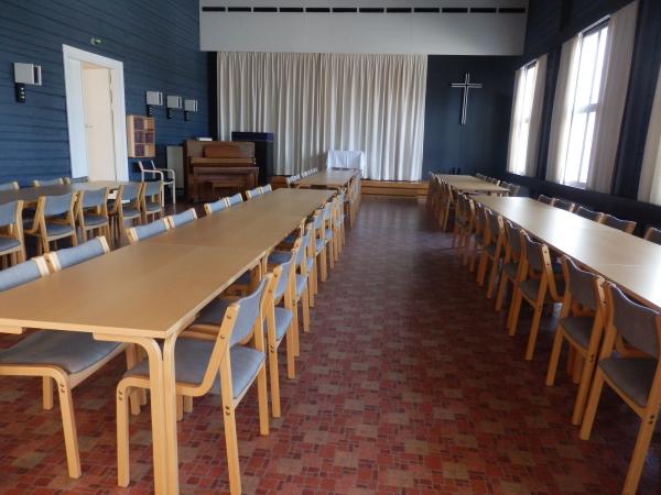 kuva seurakuntatalon salista.